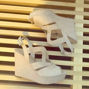 NWOT BP blush wedges